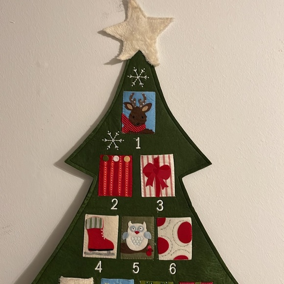 Pottery Barn Kids Advent Felt Calendar - Like New! - Picture 2 of 15